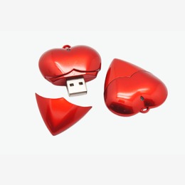 clé USB coeur rouge